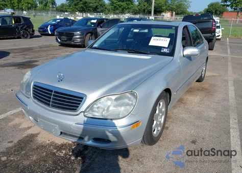 2000 Mercedes-Benz S 500 z USA, uszkodzony, nr VIN WDBNG75J8YA089252